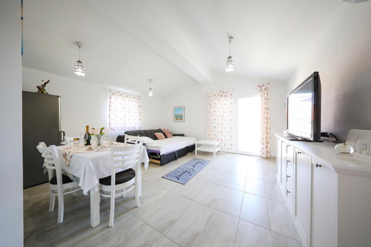 Holiday Home Ana Poljana  Экстерьер фото