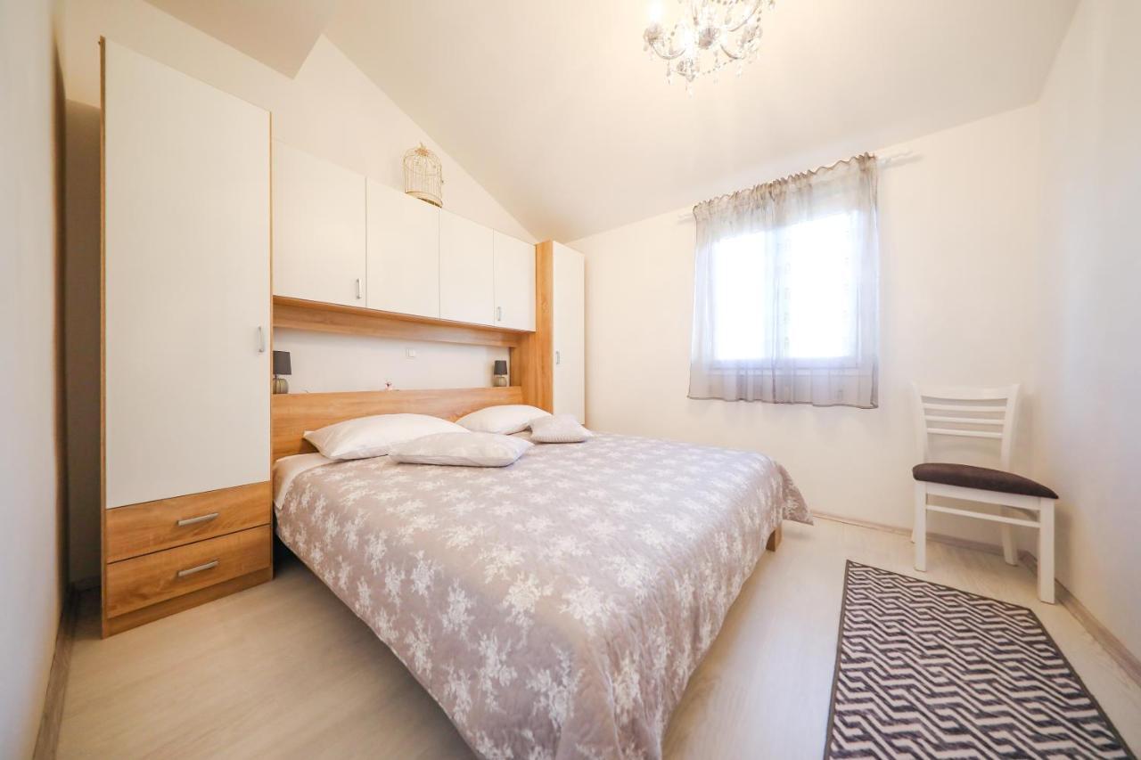 Holiday Home Ana Poljana  Экстерьер фото